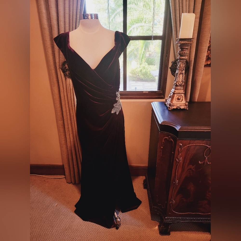 Alex Evenings Off The Shoulder Velvet Fit & Flare Gown